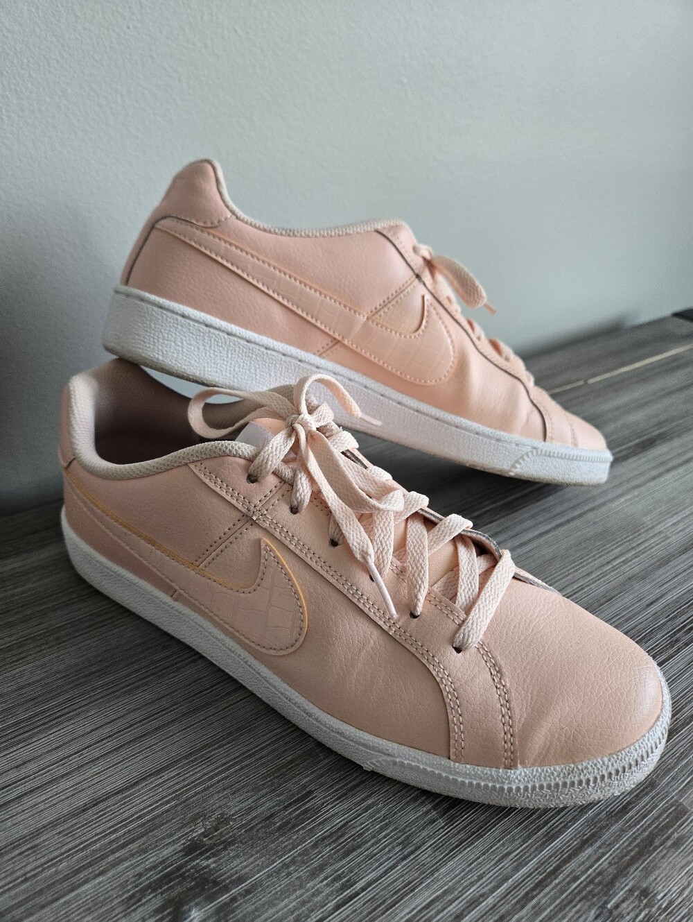 Nike Court Royale Pink Blush Croc Swoosh Sneakers Women’s Size 10